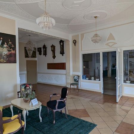 Hotel Magnat Глогув-Малопольський Екстер'єр фото